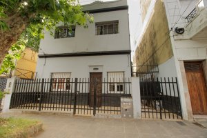 Sale of 6-Room Multifamily House in Florida