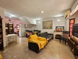 Rental Duplex 5 Rooms in Olivos with Terrace and Balcony