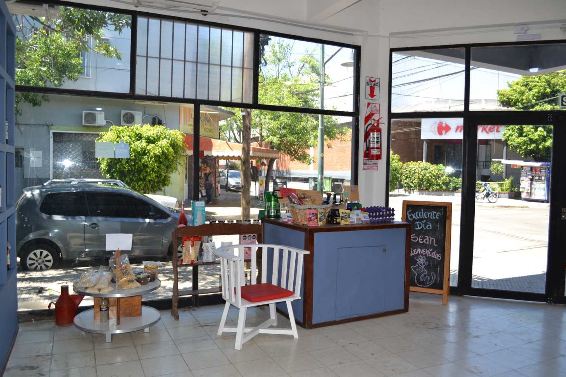 Rent Martinez corner shop Apartment features