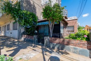 Olivos Ph Sale with Local, 4-room Terrace