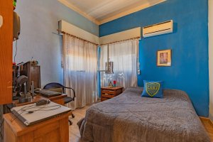 Olivos Ph Sale with Local, 4-room Terrace