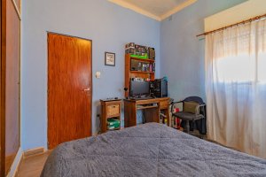 Olivos Ph Sale with Local, 4-room Terrace