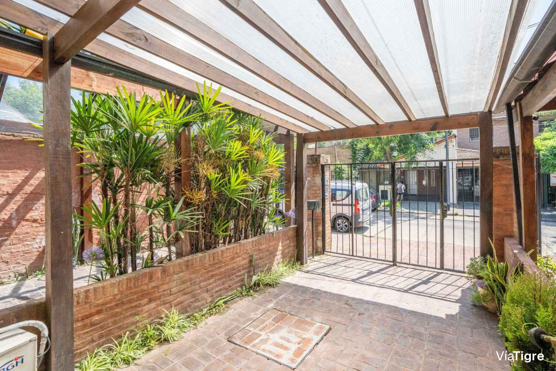 Casa Tipo Triplex En Munro 2 Dormitorios+Playroom
