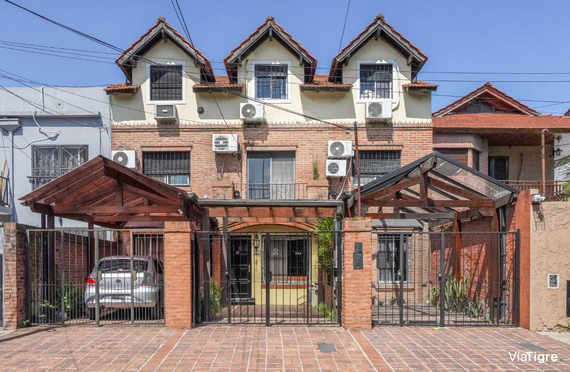 Casa Tipo Triplex En Munro 2 Dormitorios+Playroom