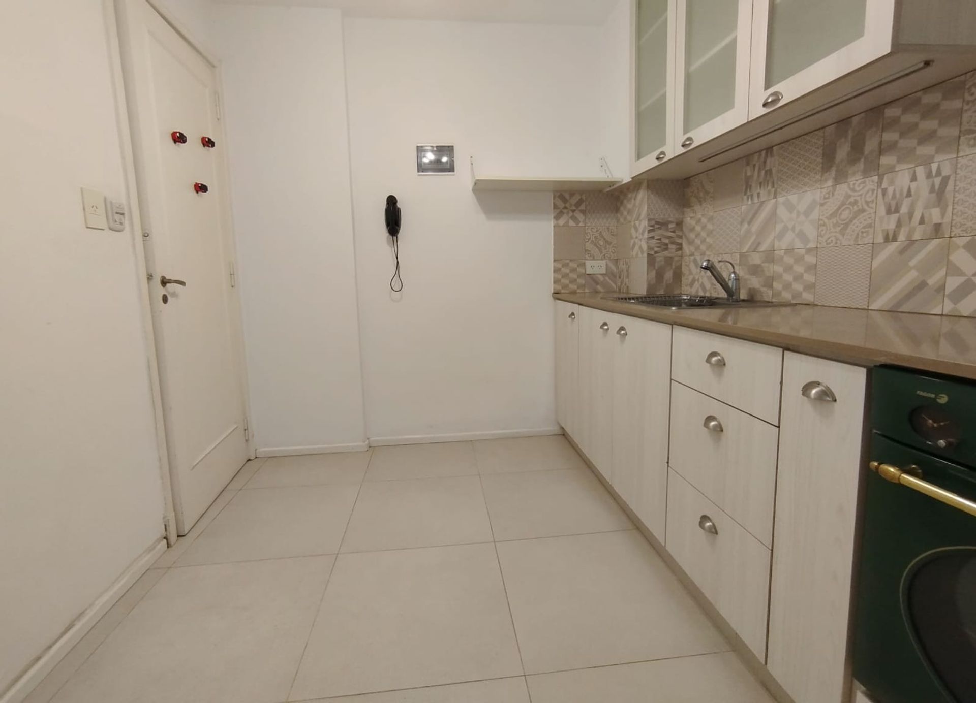 Vende Dto 3 Ambientes San Isidro C/ Patio Tipo Ph