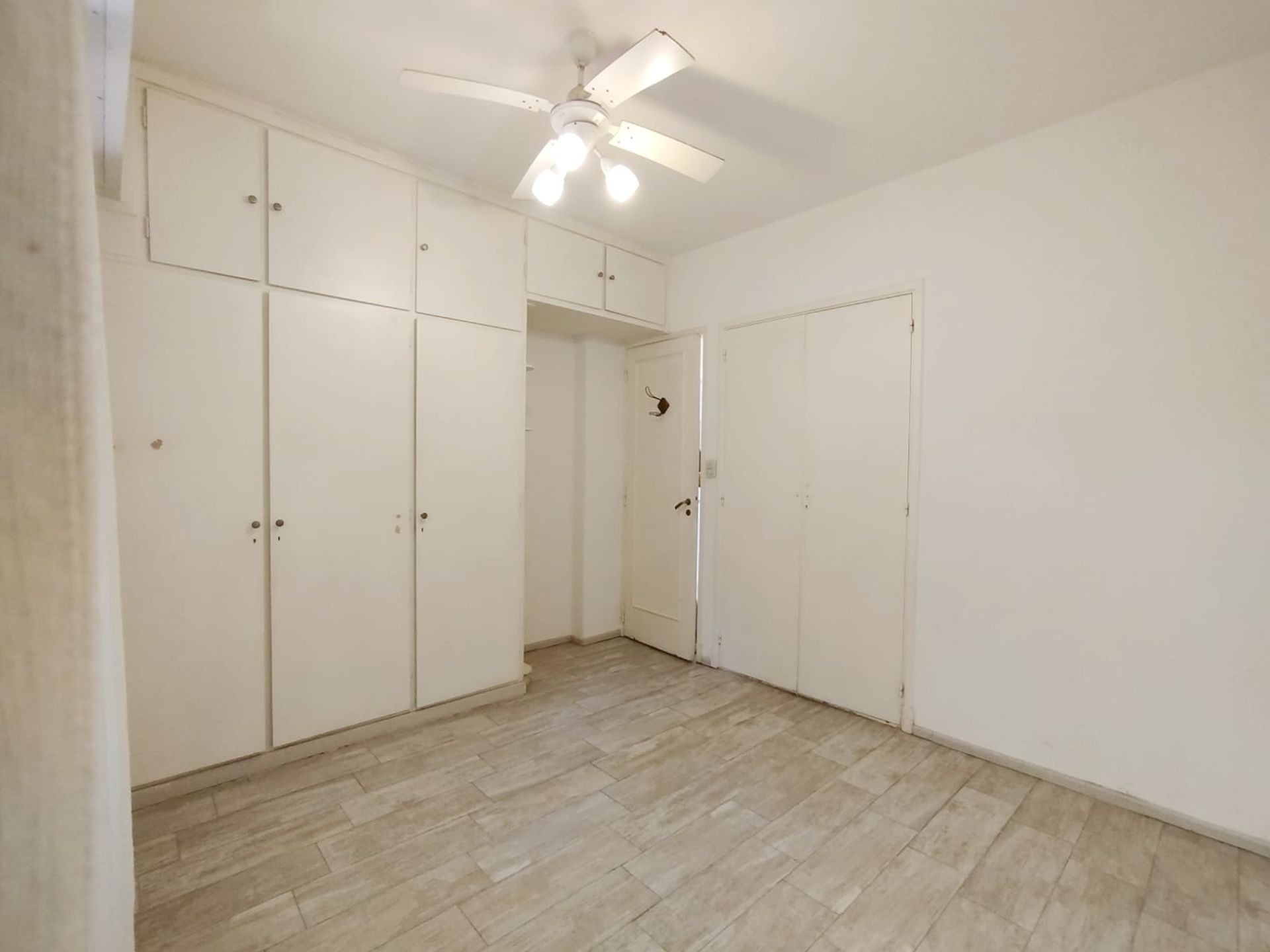 Vende Dto 3 Ambientes San Isidro C/ Patio Tipo Ph