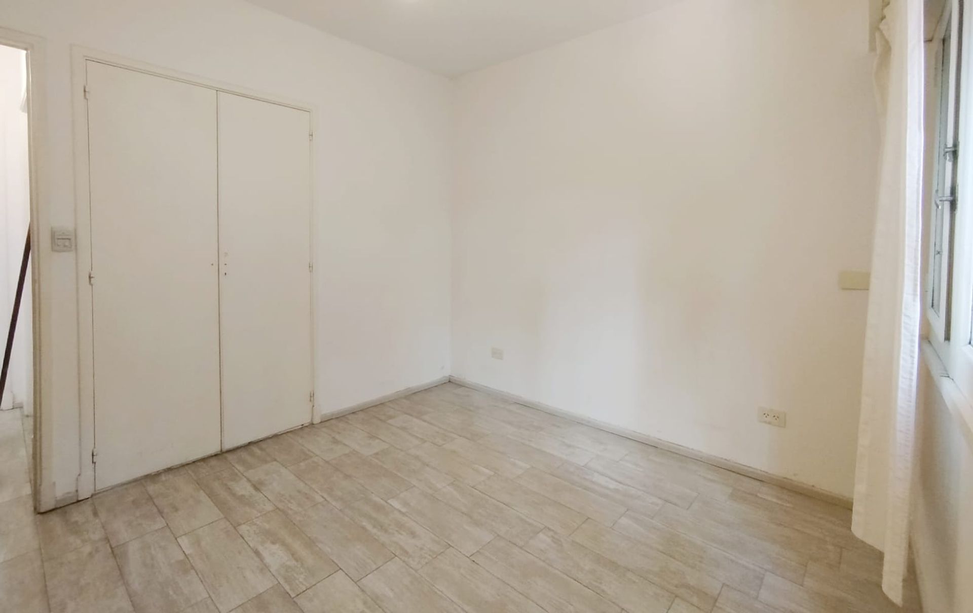 Vende Dto 3 Ambientes San Isidro C/ Patio Tipo Ph