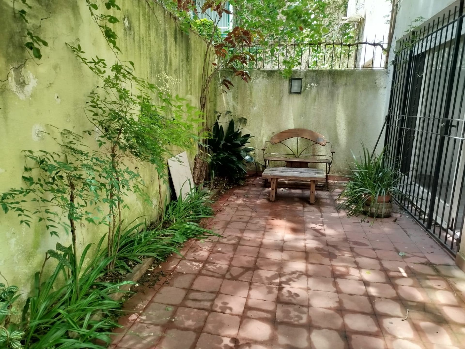 Vende Dto 3 Ambientes San Isidro C/ Patio Tipo Ph