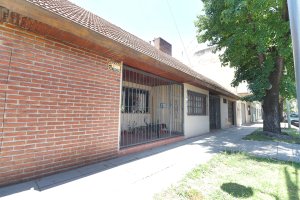 House for Sale – Private Lot, Corner, Double Garage – Munro