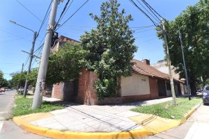 House for Sale – Private Lot, Corner, Double Garage – Munro