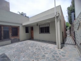 For Sale: 3-Room House with Garage and Garden, Villa Adelina