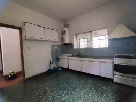 For Sale: 3-Room House with Garage and Garden, Villa Adelina
