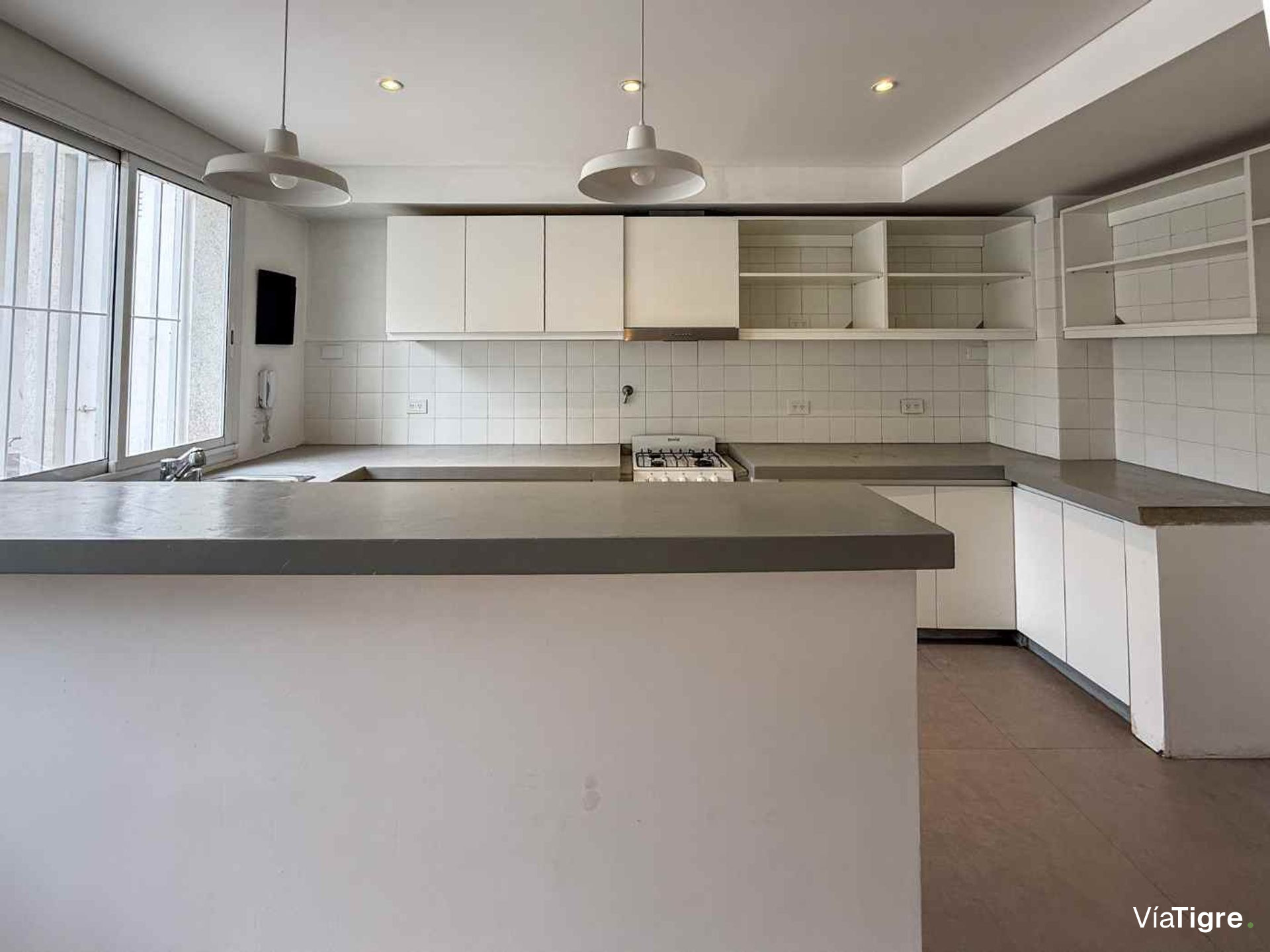 VENTA PH 3 amb con patio, cochera y terraza