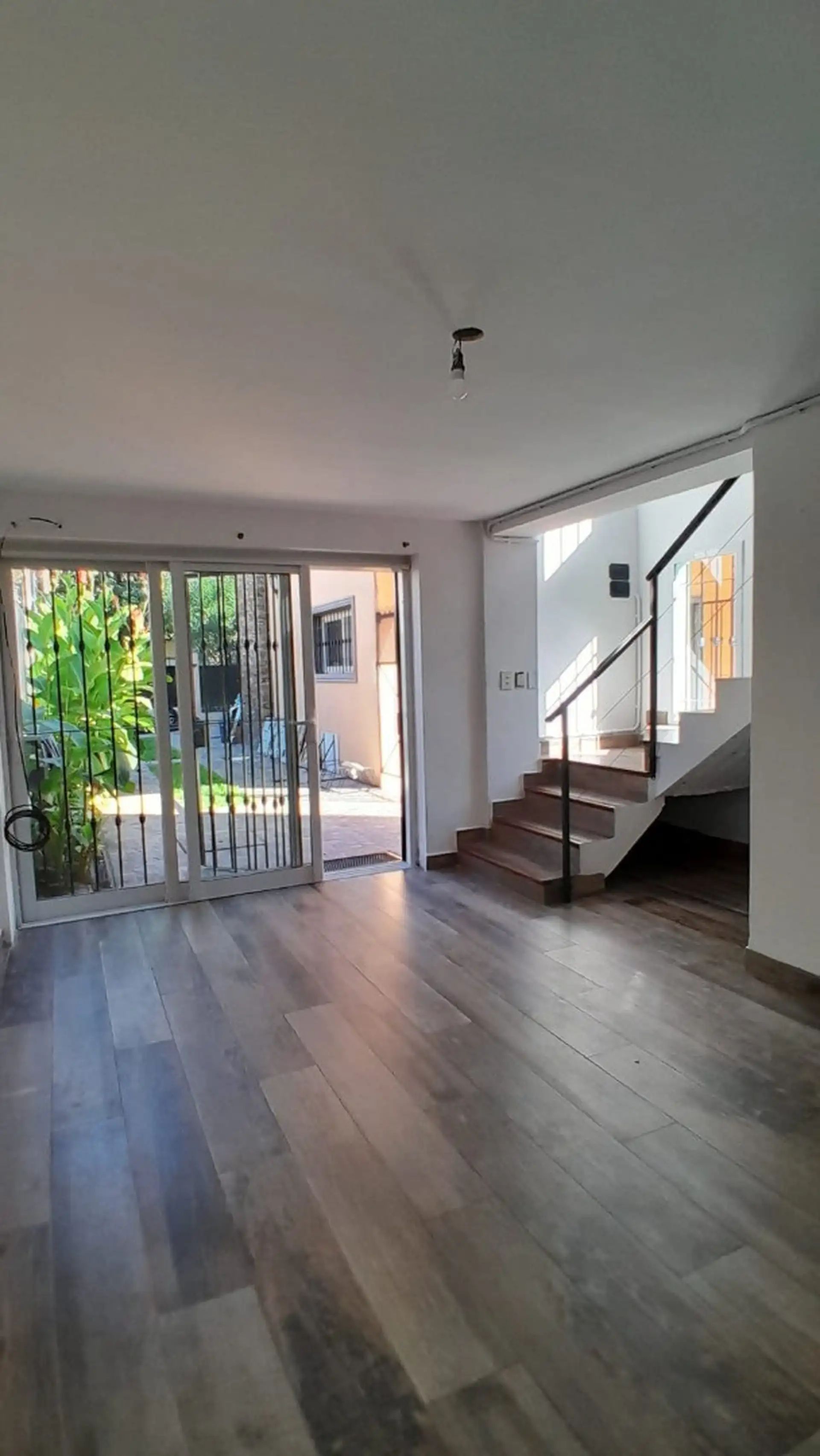 2-room Apartment for Rent, Boulogne, Independent Entrance