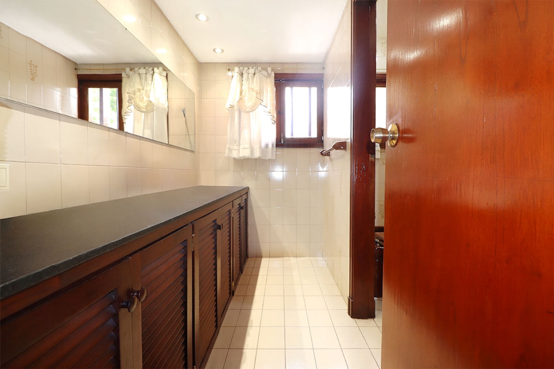 Casa 5 Ambientes En Venta Olivos Pileta Cochera