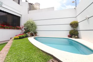 5-room house for sale, Olivos, pool, garage