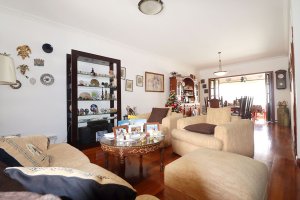 5-room house for sale, Olivos, pool, garage
