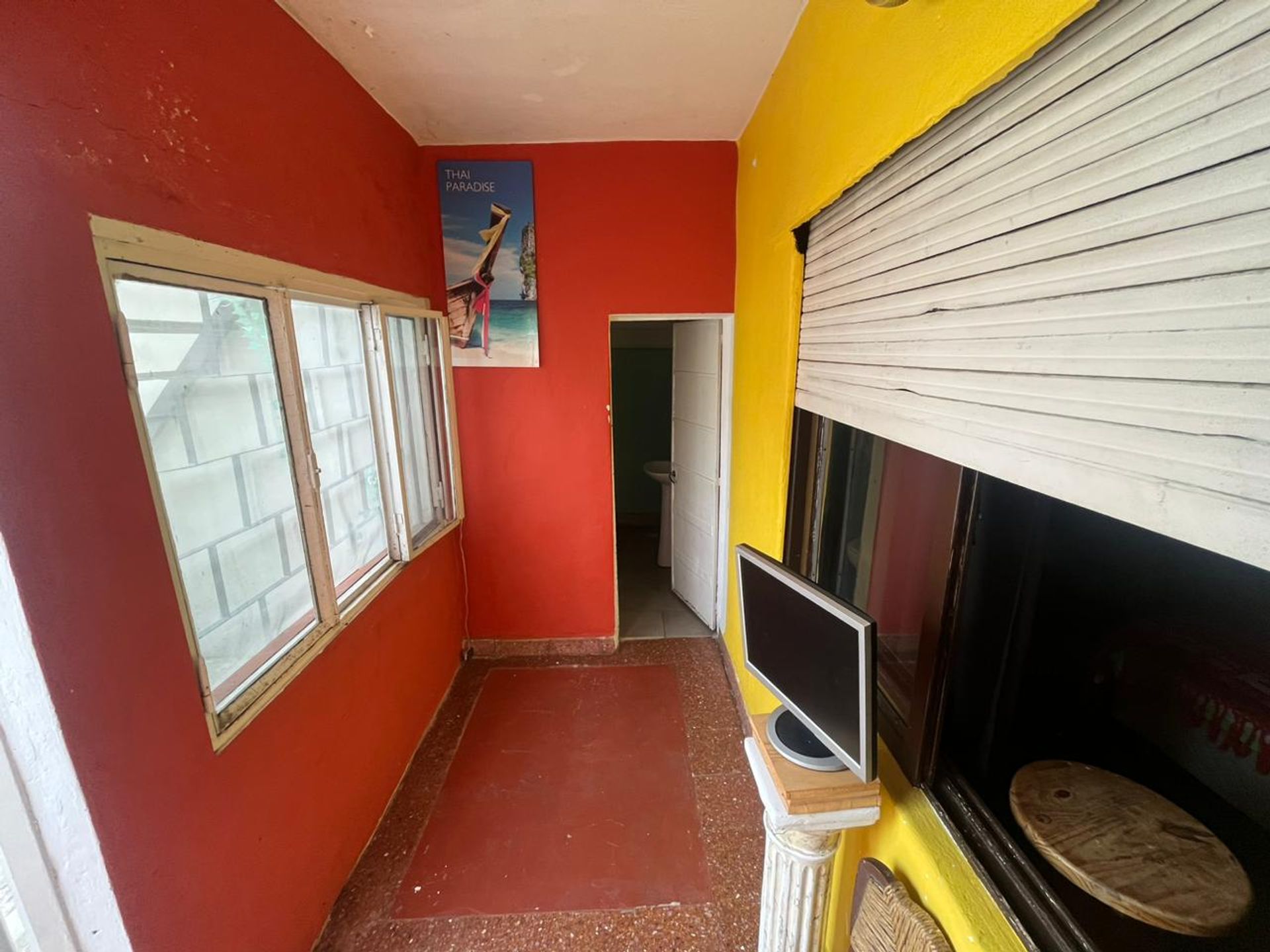 Casa multifamiliar con local