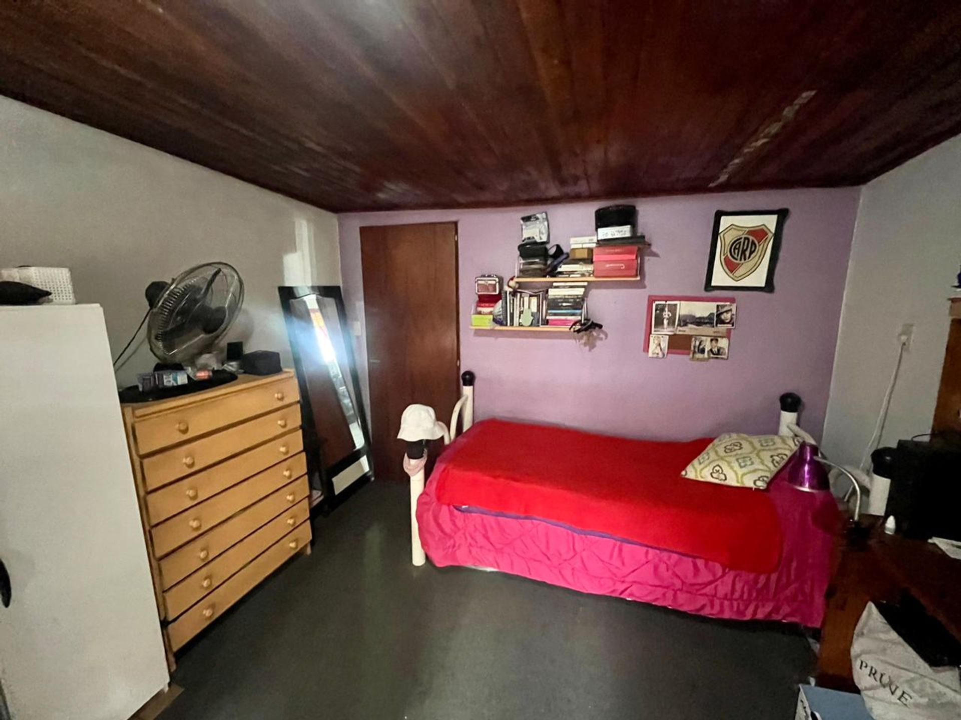 Casa multifamiliar con local