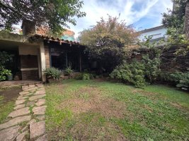 House 4 Bedrooms with Garden and Garage in Olivos
