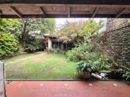 House 4 Bedrooms with Garden and Garage in Olivos