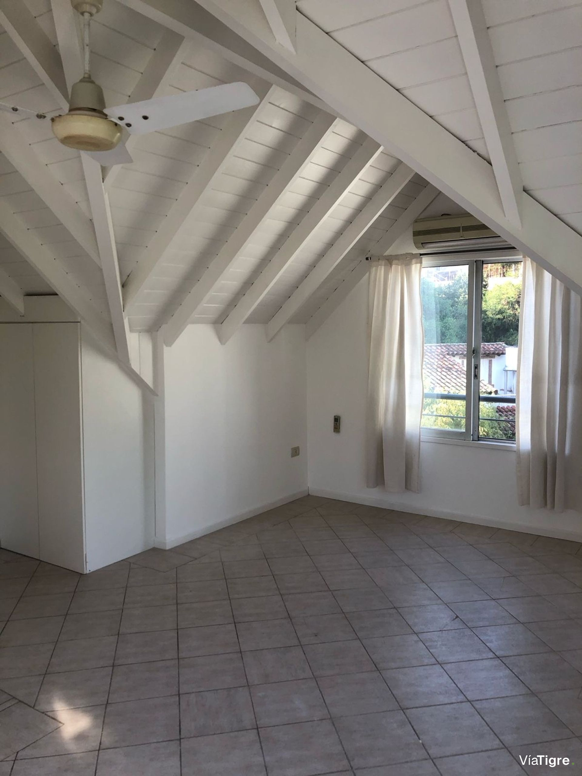 Venta Casa 241M2 5 Ambientes Luminosa