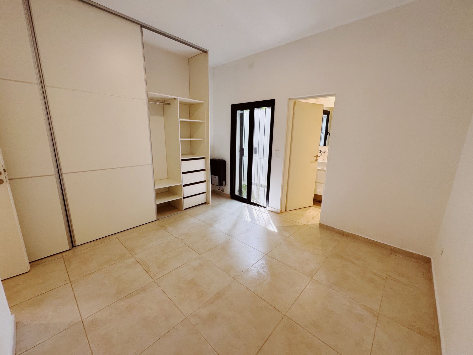 Casa a estrenar en Venta 6 ambientes-Gral. Pacheco