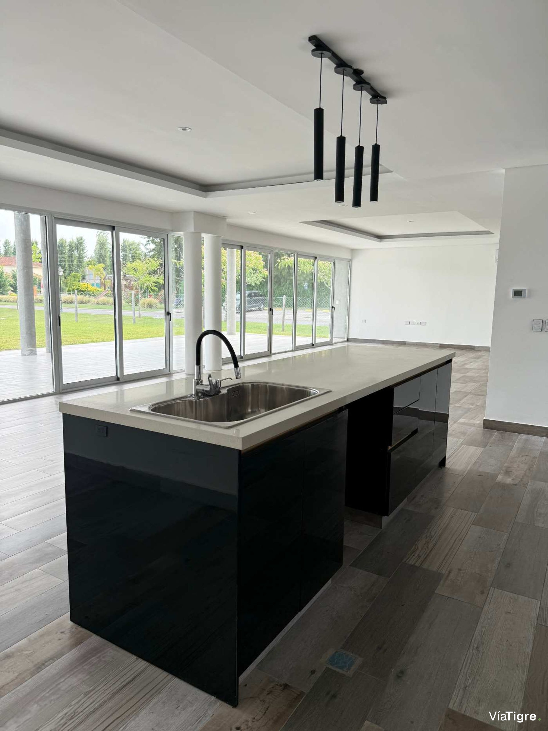 Casa en Venta al rio en Barrio Náutico San Juan