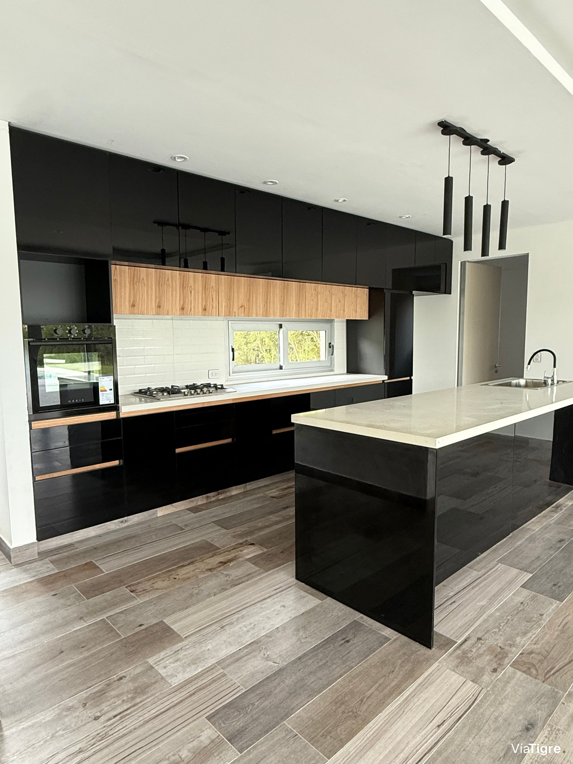 Casa en Venta al rio en Barrio Náutico San Juan
