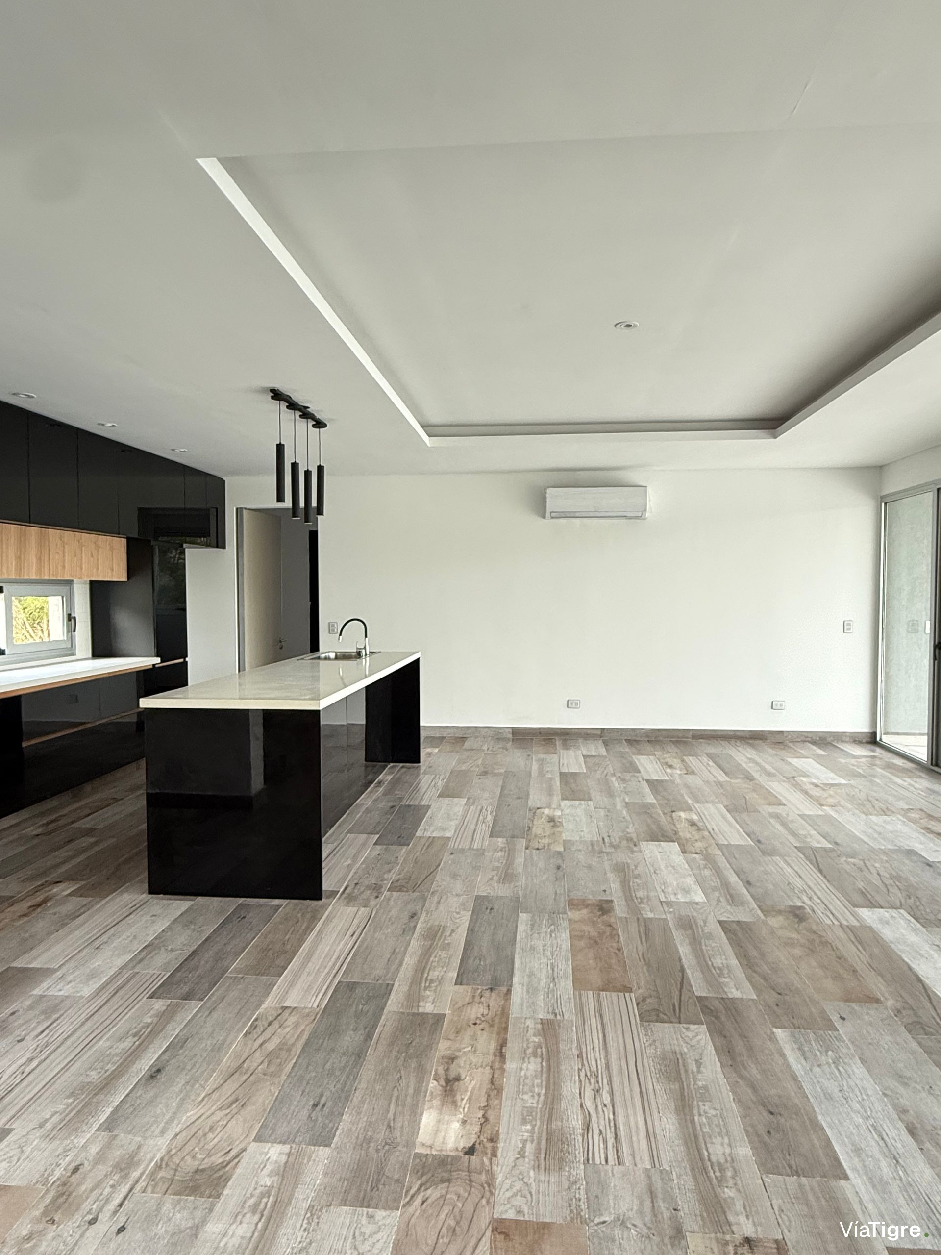 Casa en Venta al rio en Barrio Náutico San Juan