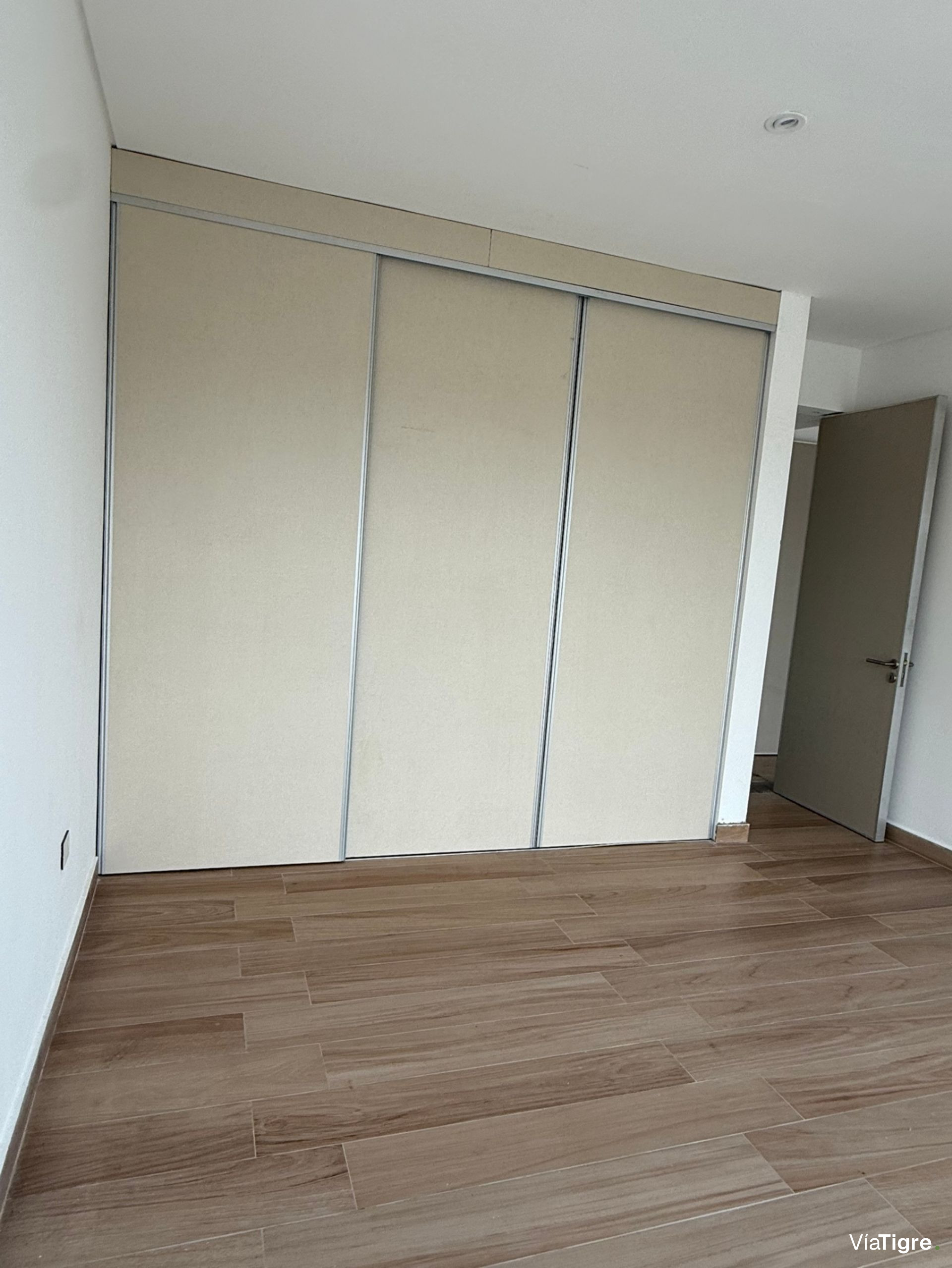 Casa en Venta al rio en Barrio Náutico San Juan