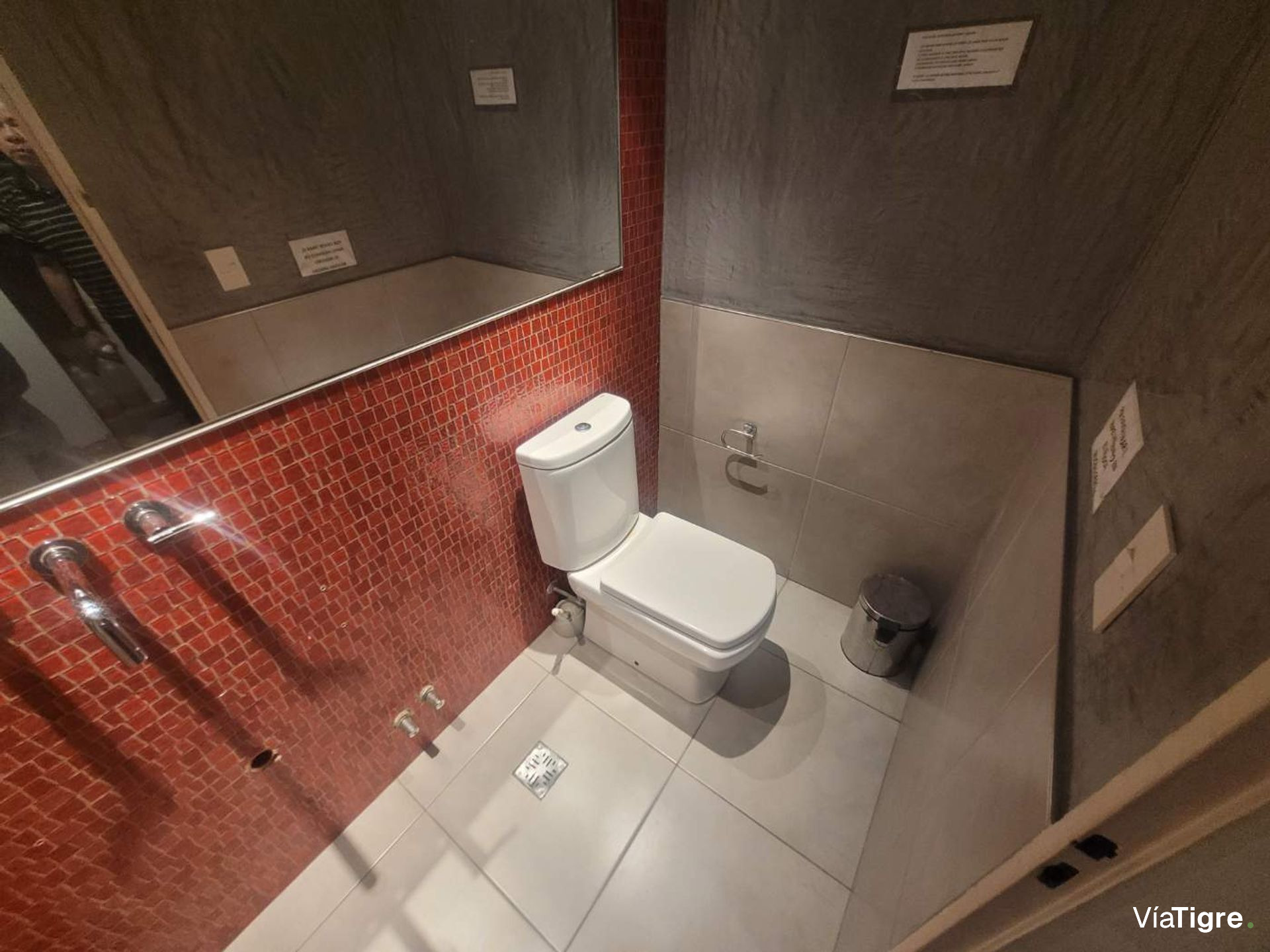 Venta oficina tipo casa con pileta, Martinez
