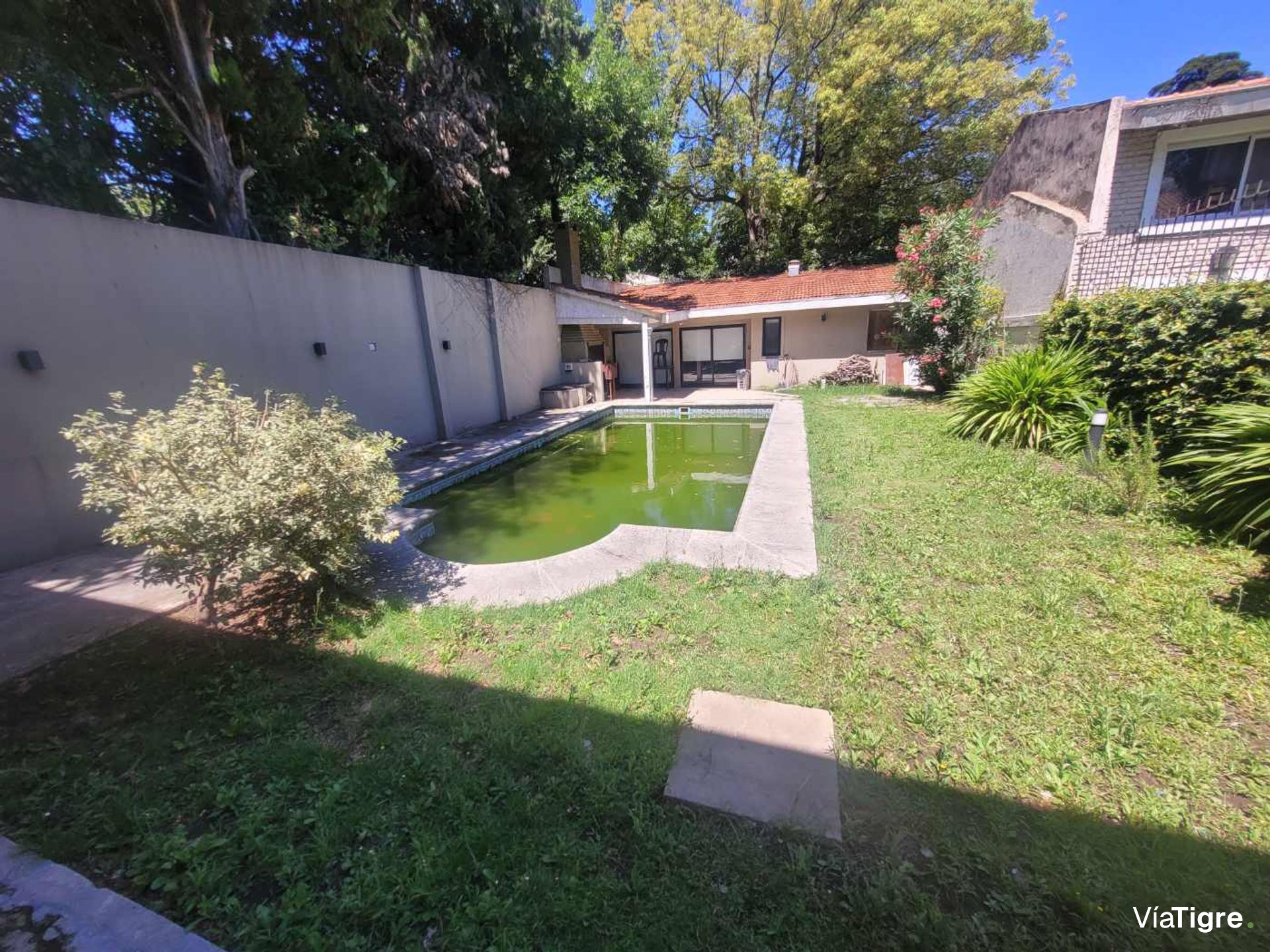 Venta oficina tipo casa con pileta, Martinez