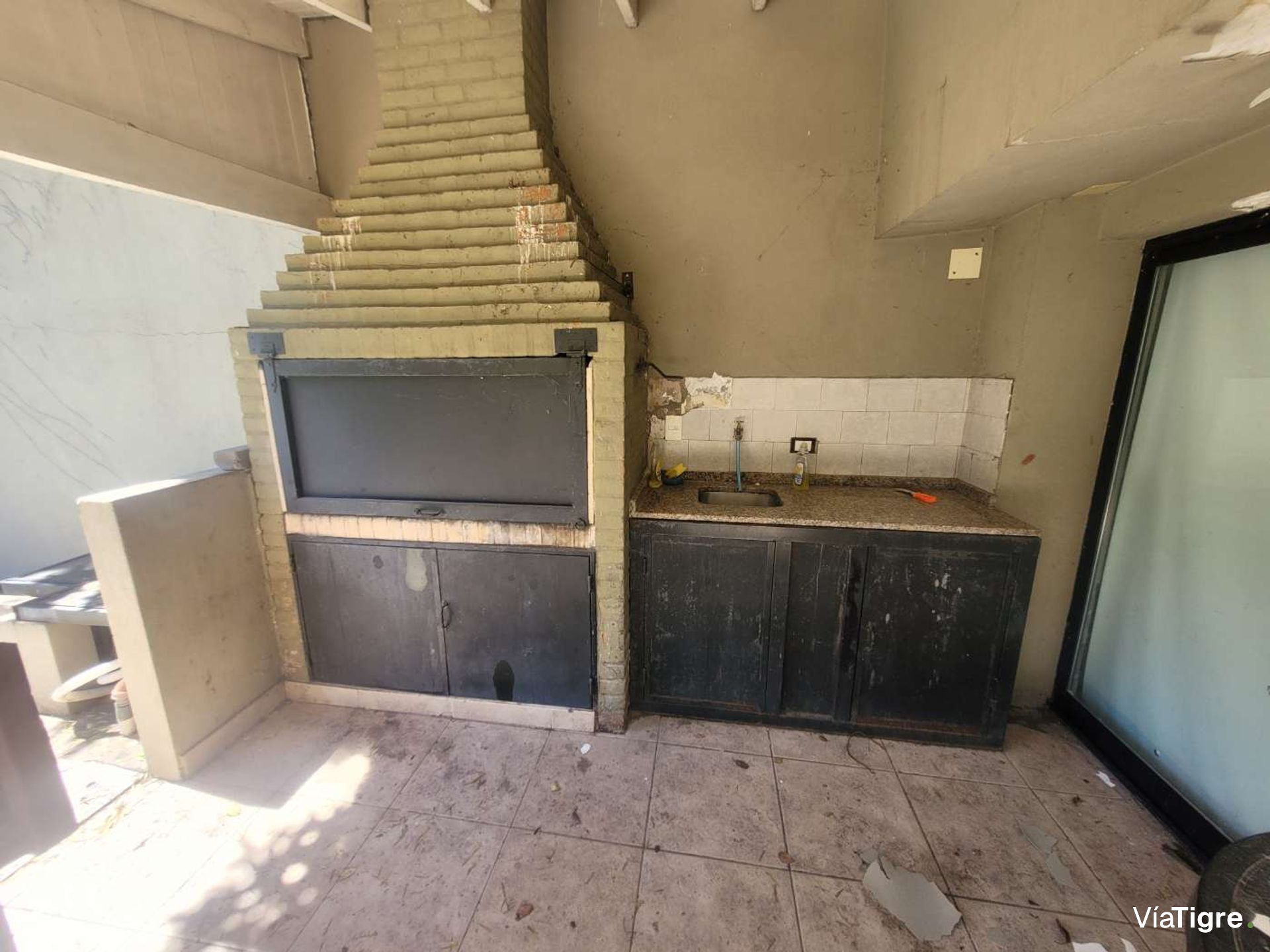 Venta oficina tipo casa con pileta, Martinez