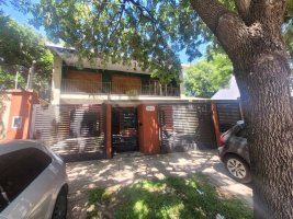 Venta oficina tipo casa con pileta, Martinez