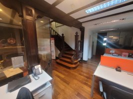 Venta oficina tipo casa con pileta, Martinez