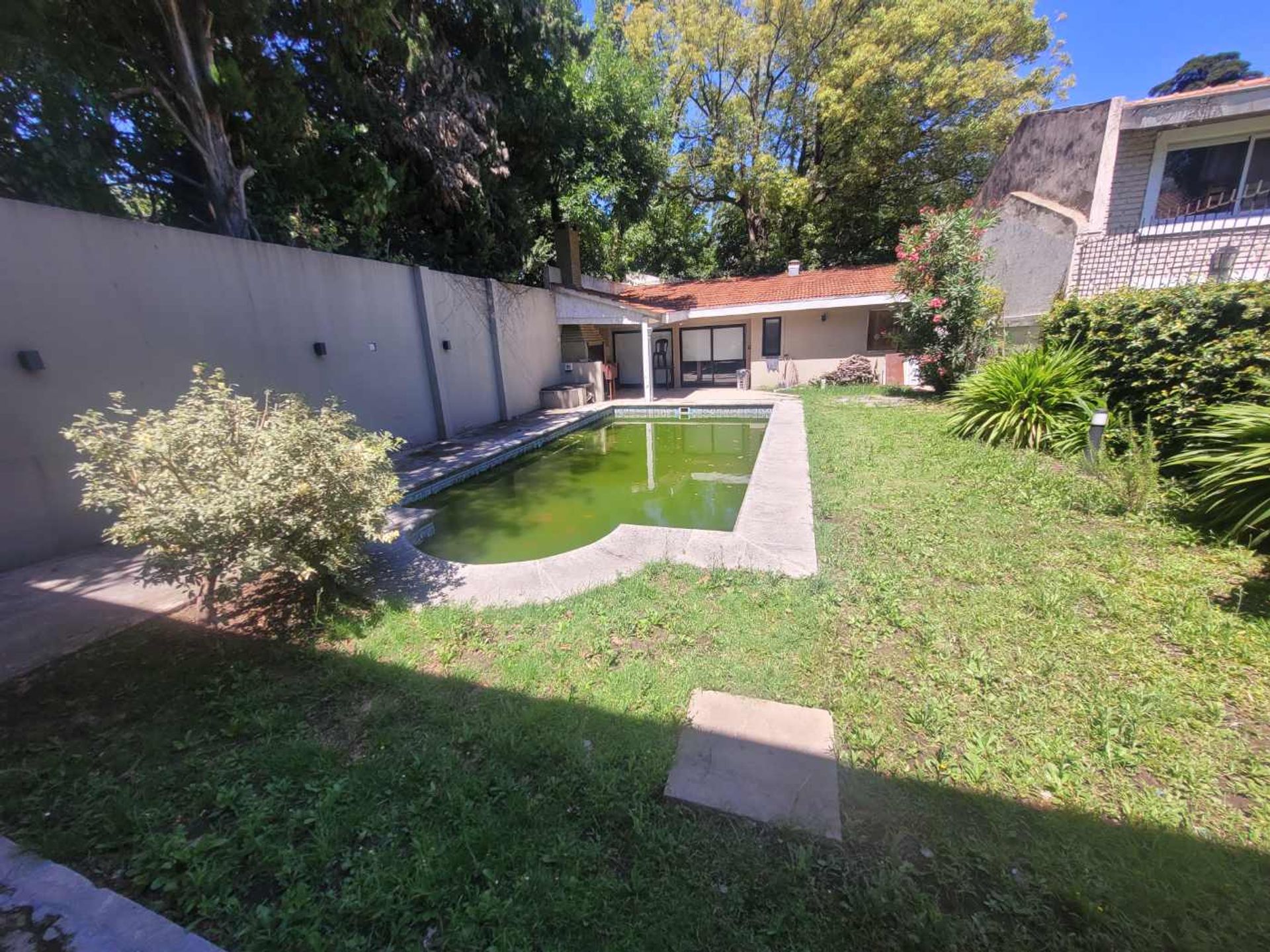 Venta casa con pileta, Martinez