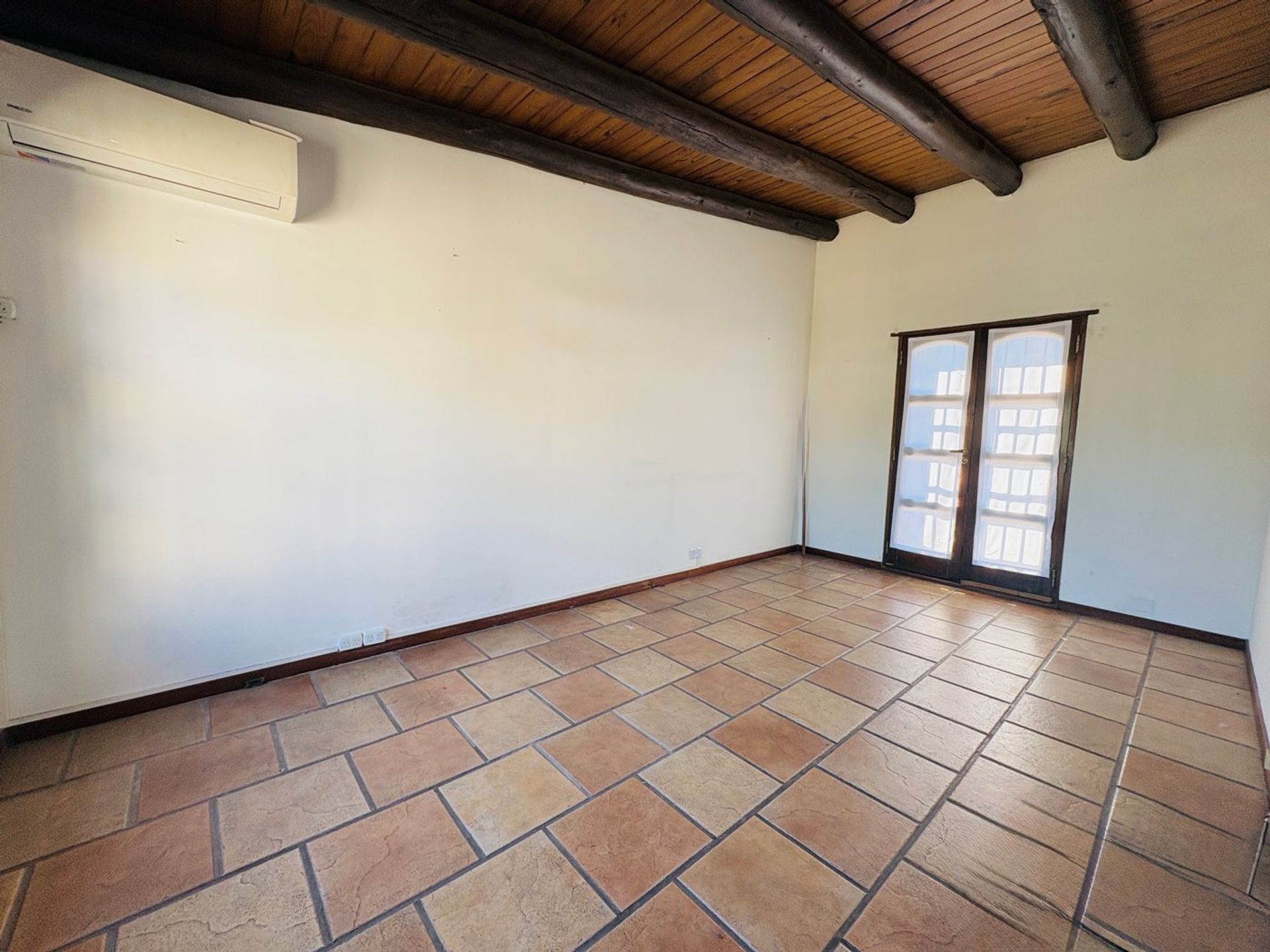 Casa En San Isidro, La Horqueta Parque Y Pileta