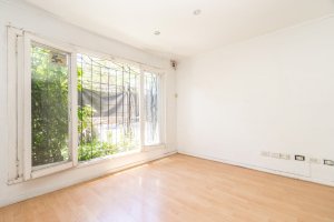 Sale Front 3 Rooms – Garage – Patio Martinez