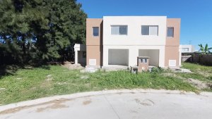 3-Room House Rental in Villanueva