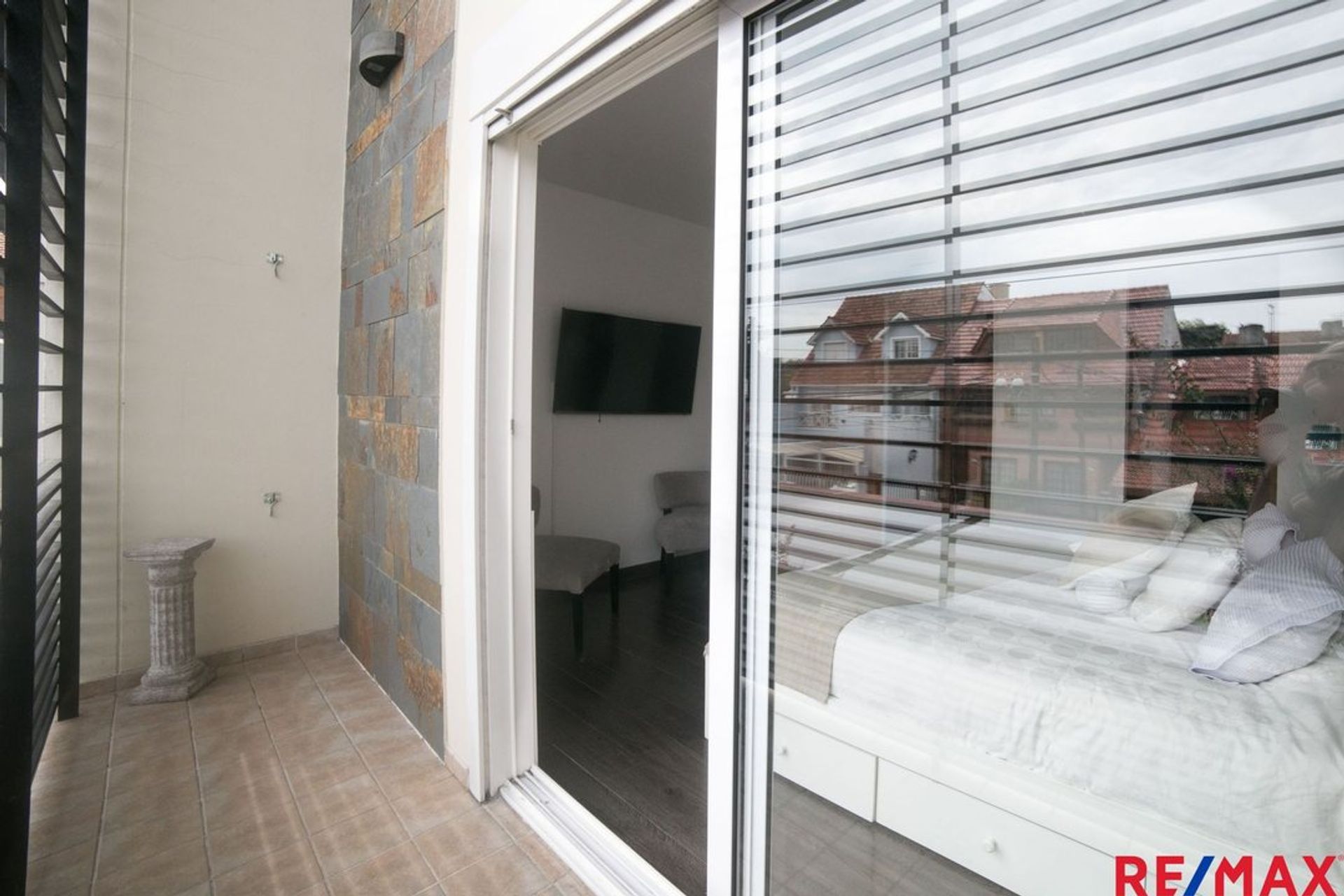 Casa tipo Triplex 5 amb. FLORIDA. Jardín y piscina