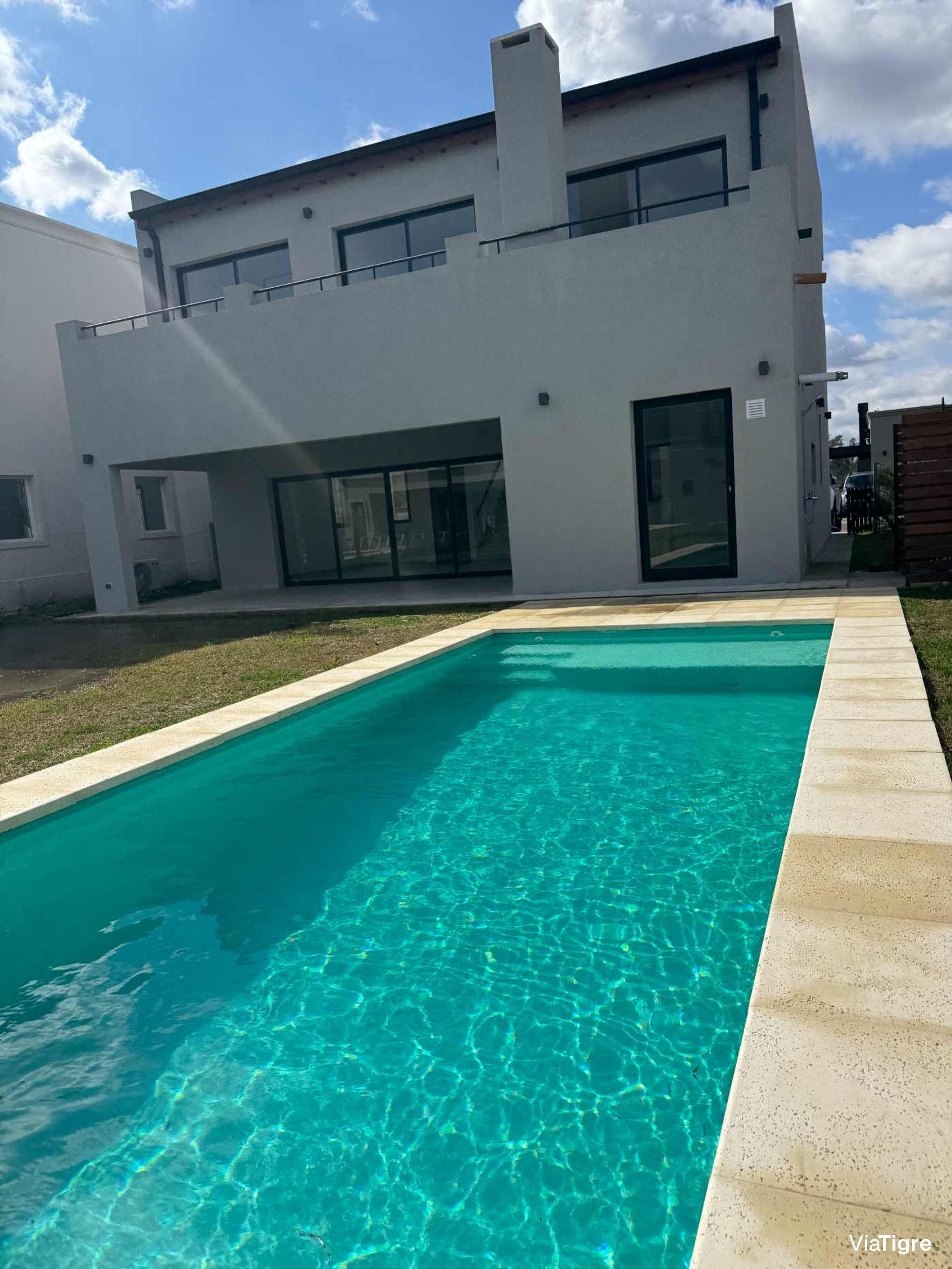 CASA A ESTRENAR + AMARRAS en VILA MARINA II