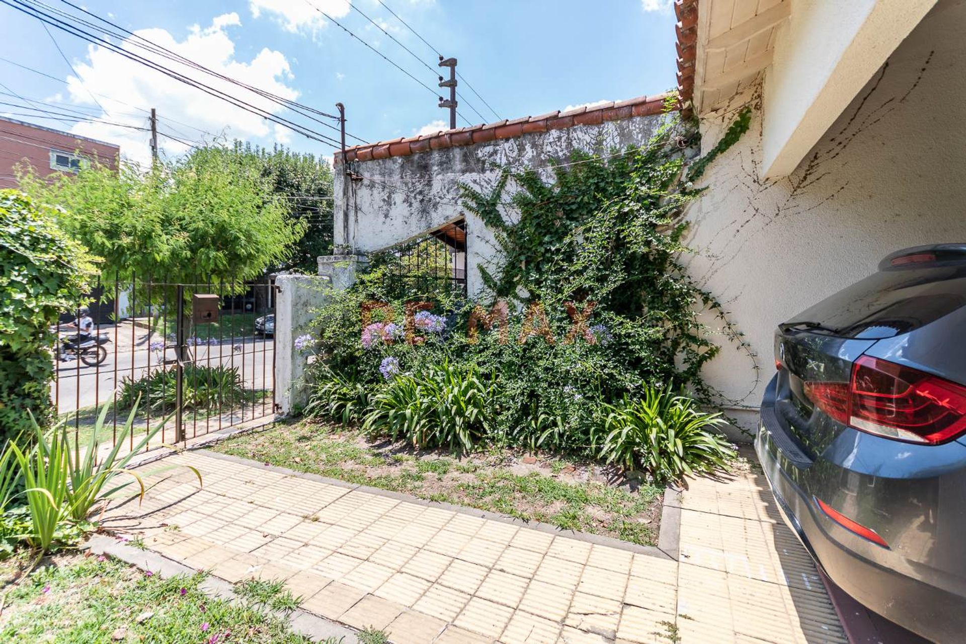 Venta Casa 3 amb con jardin. Apto credito