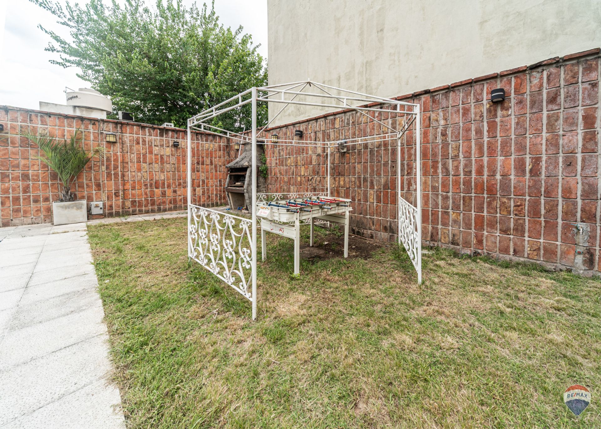 Casa De 2 Plantas Con Parque Y Pileta