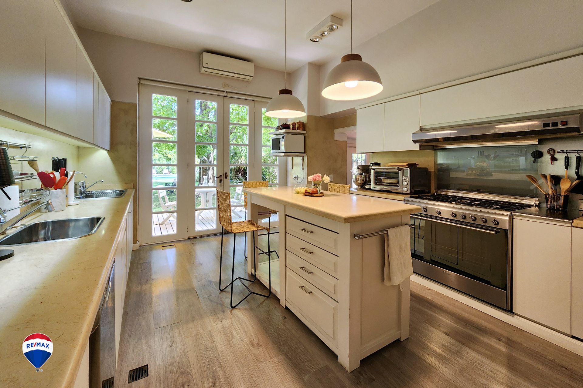 Venta Casa La Lucila /V. Lopez- 1669 Mts De Jardin