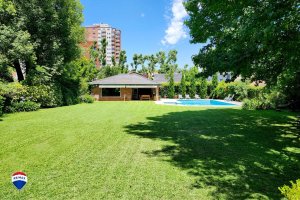 Sale House La Lucila /V. Lopez- 1669 meters of garden