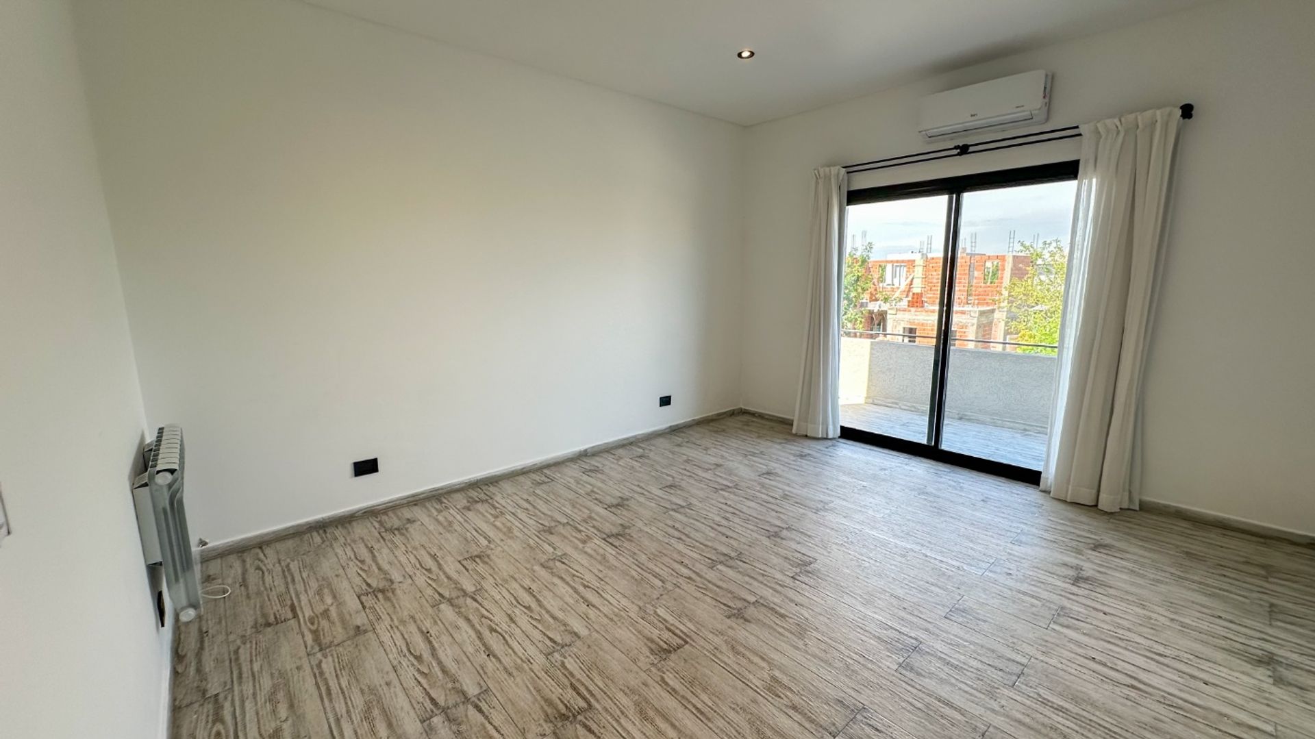 Venta Casa 4 Amb A Estrenar . Permuta Y Financia