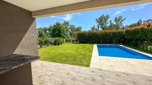 House for Sale 4 Rooms Brand New Pool in Villa Nueva