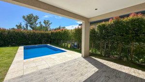House for Sale 4 Rooms Brand New Pool in Villa Nueva