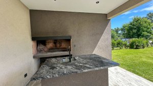 House for Sale 4 Rooms Brand New Pool in Villa Nueva